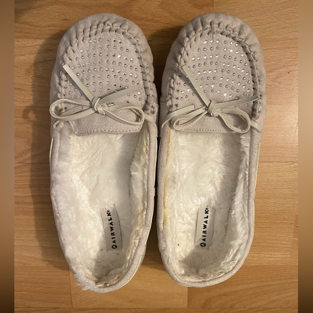 Airwalk White Sparkly Moccasins